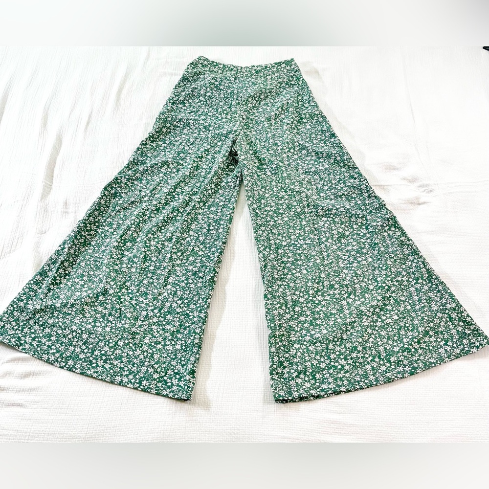 SHEIN Floral Flowy Pants No Size Tag